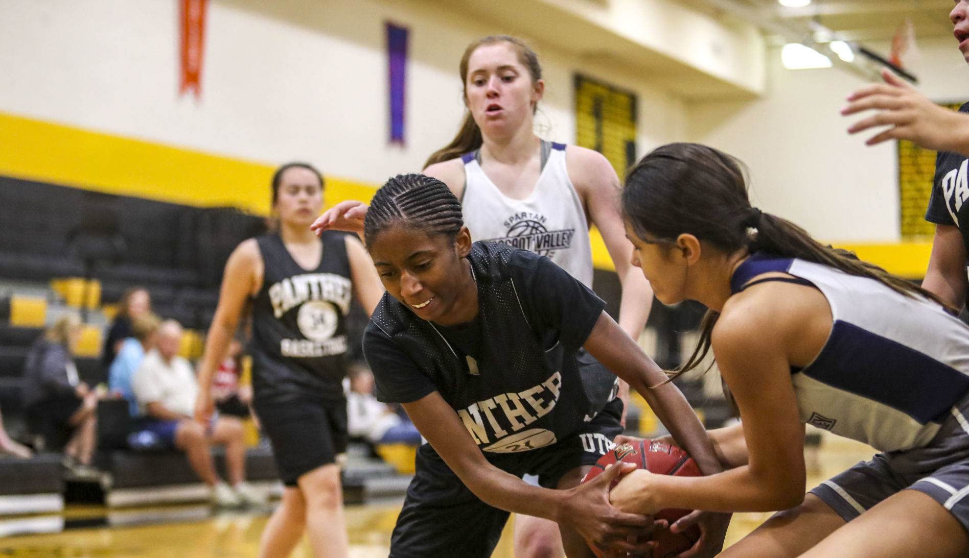 062819-mda-spt-girlshoops-007